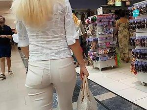 Sexy figure of blonde in all white outfit Picture 3