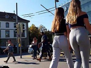 Creepshot of two curvy teens on the street Picture 2
