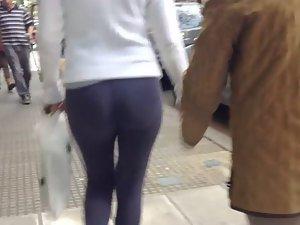 Rushing after big round ass and sexy thong Picture 3