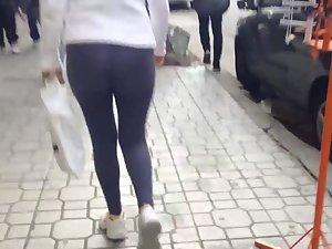 Rushing after big round ass and sexy thong Picture 7