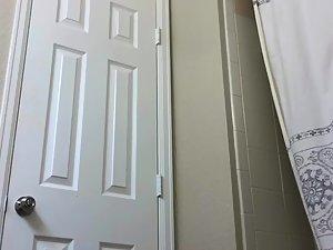 Spying on perfect naked girl in the bathroom Picture 1