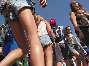 Mingling in the crowd and browsing hot girls Picture 6