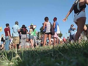 Mingling in the crowd and browsing hot girls Picture 8