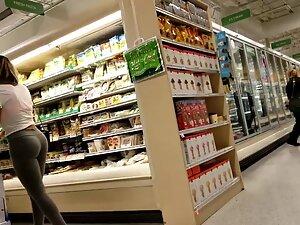 Looking sexy and fit in her casual attire Picture 2