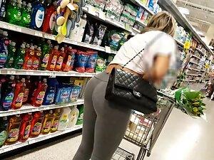 Looking sexy and fit in her casual attire Picture 8