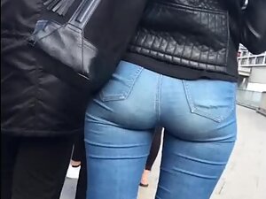 Tight jeans show wonderful gap between her thighs