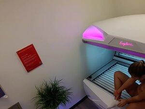 Peeping on naked girl before she gets in tanning bed Picture 6
