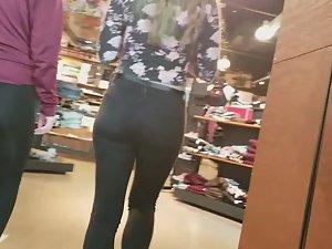 Sweet teens followed in shopping mall Picture 2