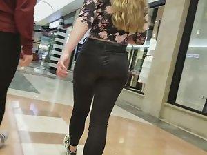 Sweet teens followed in shopping mall Picture 8