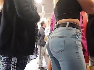 Neat ass in tight jeans at a fast food Picture 6