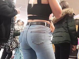Neat ass in tight jeans at a fast food