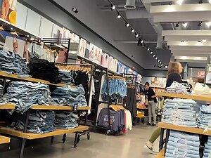 Big booty of an adorable store clerk Picture 2