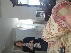 Chatting up and filming the nude wife Picture 3