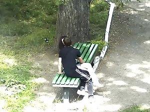 Guy gets a hand job during making out Picture 5
