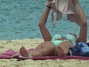 Pussy bulge and cameltoe in bikini Picture 3