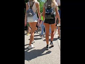 Creepshot of sexy teen friends in shorts Picture 3
