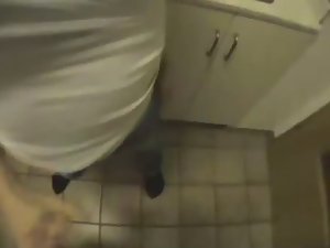 Generous girl gives herself in the kitchen Picture 5