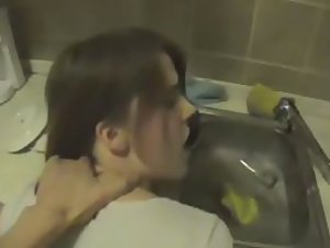 Generous girl gives herself in the kitchen