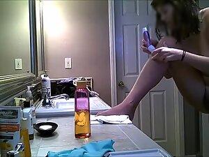 Spying on girl getting naked in front of her roommate Picture 6