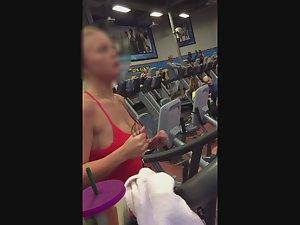 Big bouncy boobs on treadmill Picture 4