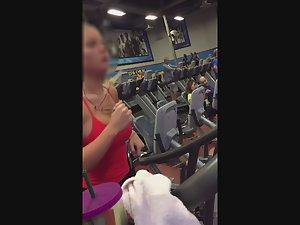 Big bouncy boobs on treadmill Picture 5