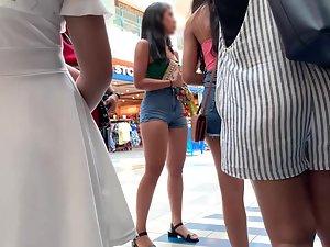 Hot teen latina caught in shopping mall Picture 5
