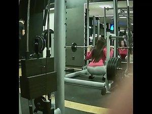 Spying a curvy girl learning how to exercise Picture 6