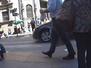 Yummy big ass on a pear shaped woman Picture 7