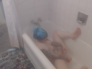 Punk girl fucks herself with rubber dildo in bathroom Picture 3