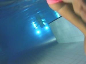 Underwater spying of perfect ass in pink bikini Picture 5