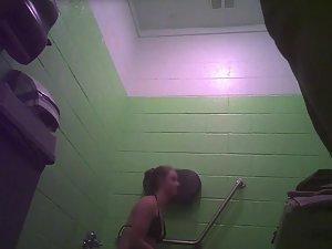 Friends got no problem with nudity in front of each other Picture 7