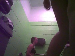 Friends got no problem with nudity in front of each other Picture 8