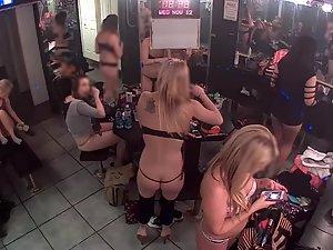 Sexy peeping on dancing girls dressing Picture 2