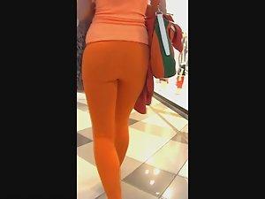 Nice butt in glowing orange tights Picture 6