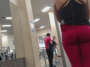 Thick ass spotted in gym Picture 5