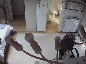 Spying on incredible girl naked in her apartment Picture 5
