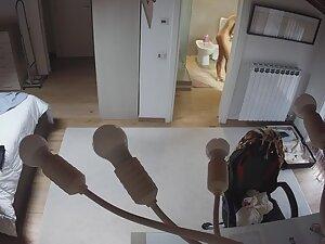 Spying on incredible girl naked in her apartment Picture 6