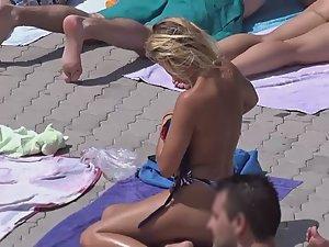 Blonde's accidental nudity by the pool Picture 5