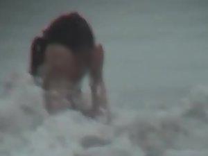 Her boob fell out of a bikini Picture 2