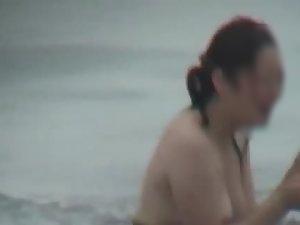 Her boob fell out of a bikini Picture 4