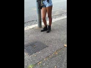 Beautiful brunette in shorts and boots Picture 2