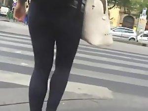Sexy booty in skin tight pants Picture 1