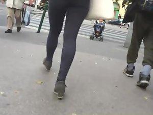 Sexy booty in skin tight pants Picture 8