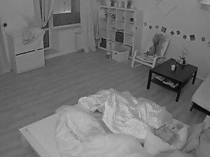 Lesbian girls spied while making out Picture 2