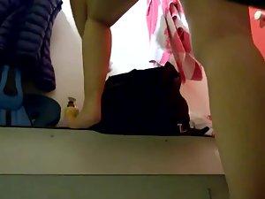 Chubby chick wipes off after swimming Picture 3