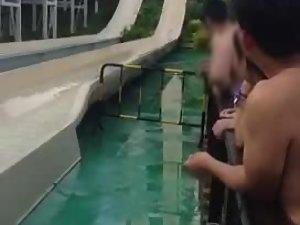 Accidental nudity on the water slide Picture 1