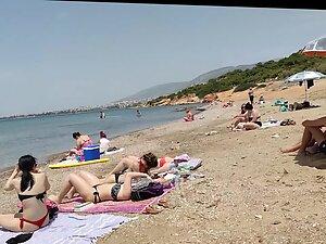 Hot group of teens spotted on beach Picture 3