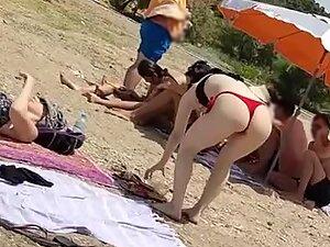 Hot group of teens spotted on beach