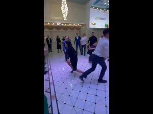 Accidental nudity while dancing on a wedding Picture 3
