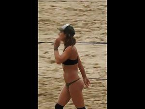 Muscular and sexy beach volleyball player Picture 6